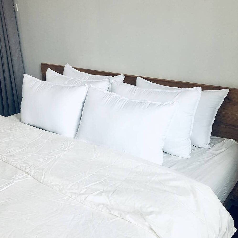 Standard-Size Cloud Pillow หมอนขนห่านเทียม